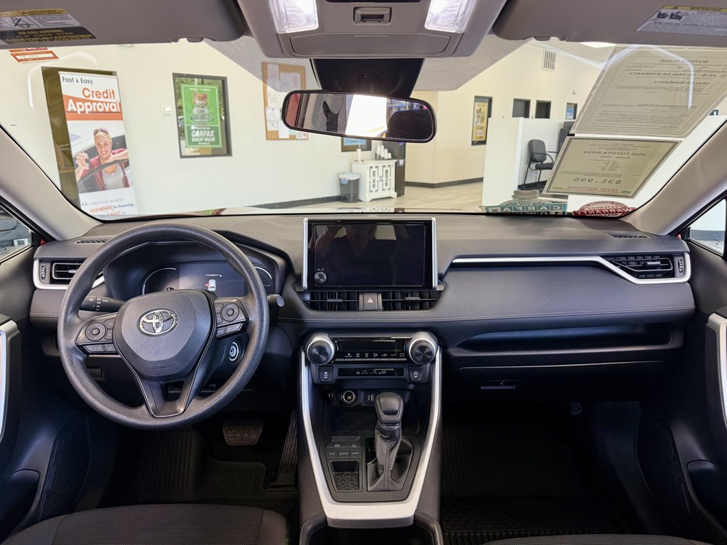 Photo 10 of this TOYOTA RAV4
