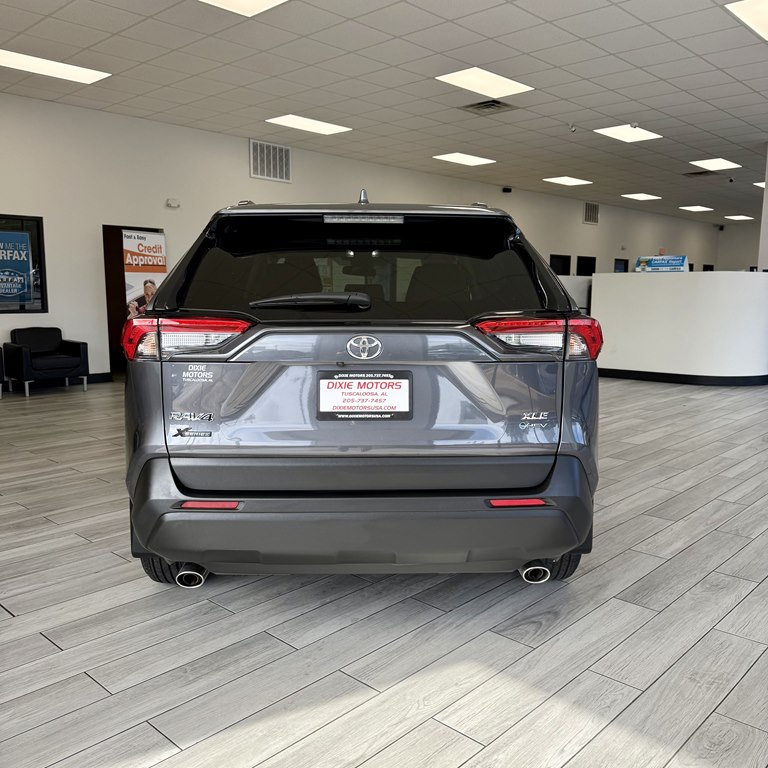 Photo 8 of this TOYOTA RAV4