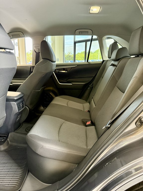 Photo 17 of this TOYOTA RAV4