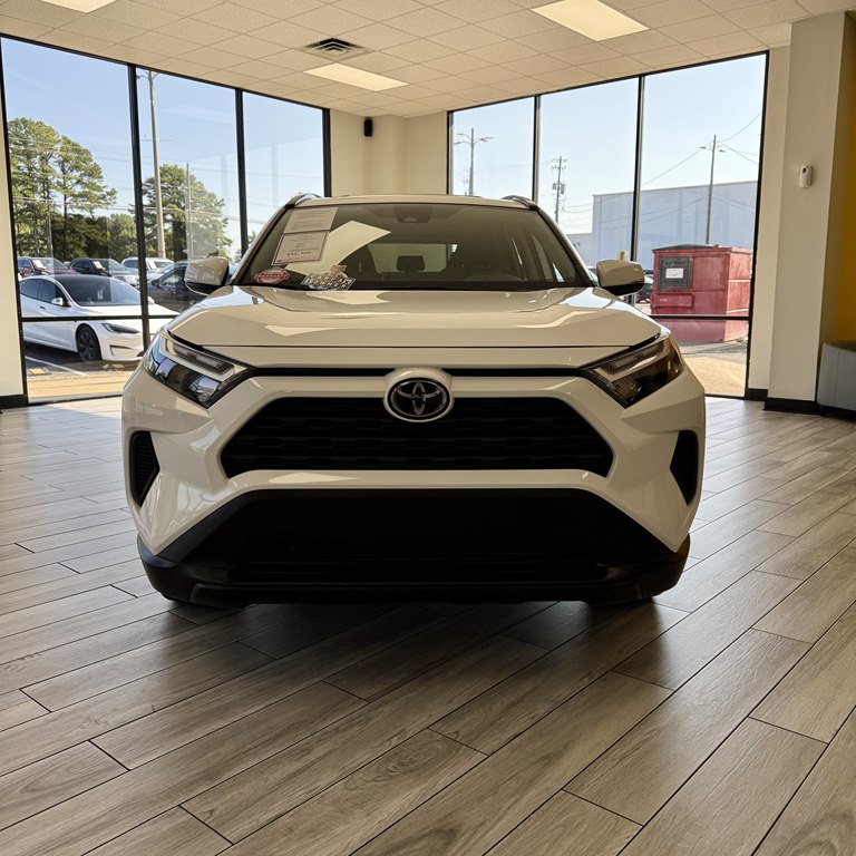 Photo 2 of this TOYOTA RAV4