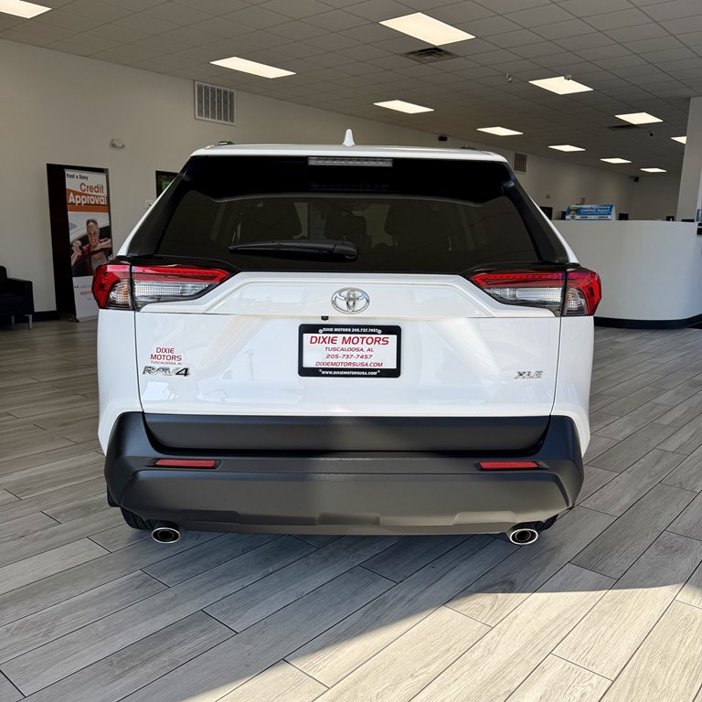 Photo 8 of this TOYOTA RAV4
