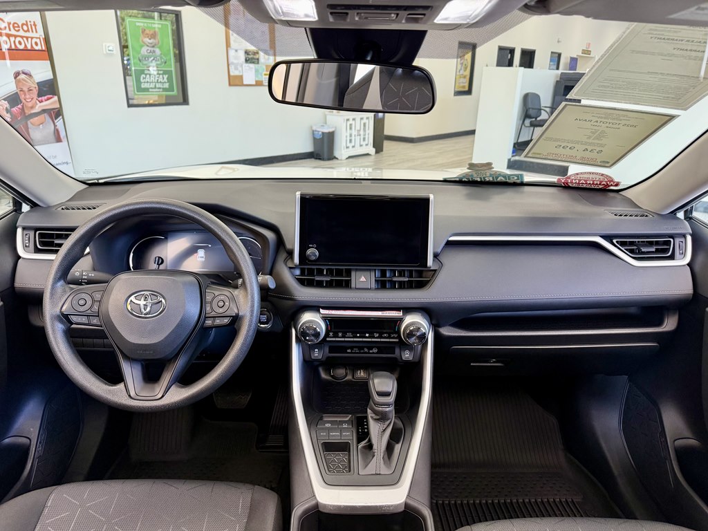 Photo 10 of this TOYOTA RAV4