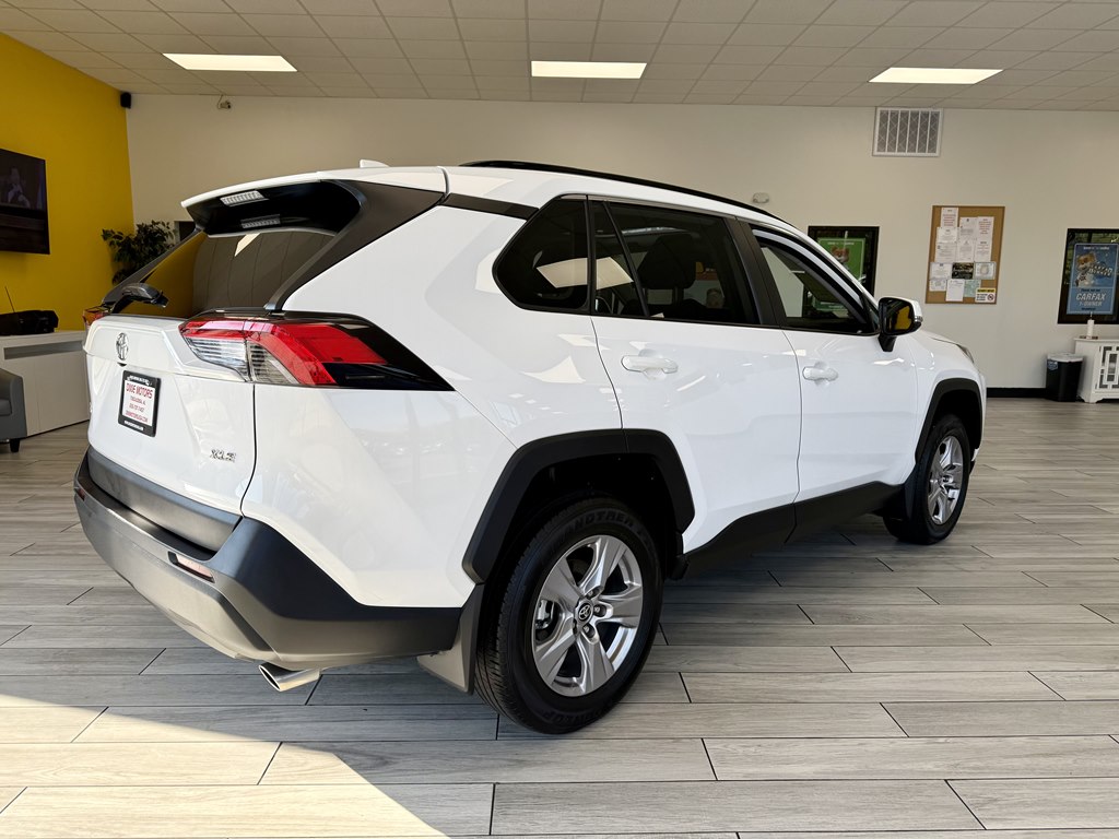 Photo 6 of this TOYOTA RAV4