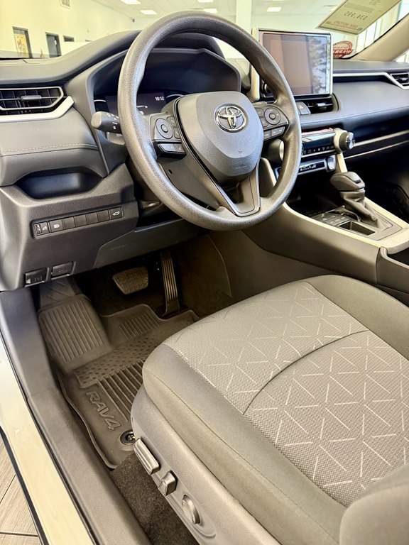 Photo 13 of this TOYOTA RAV4