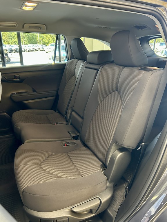 Photo 16 of this TOYOTA HIGHLANDER