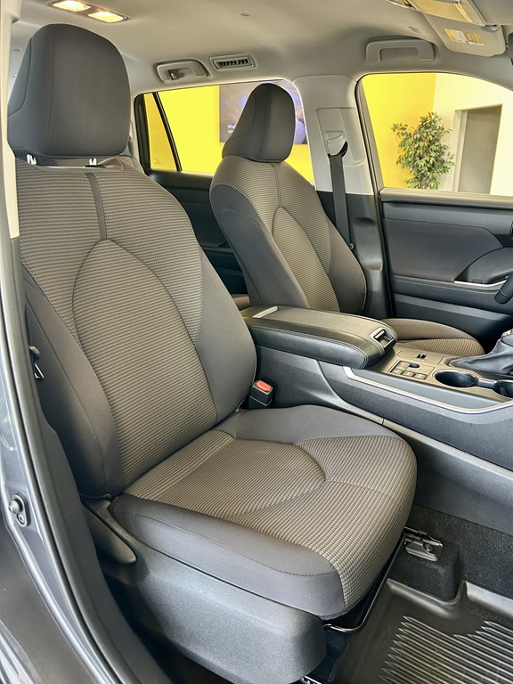 Photo 19 of this TOYOTA HIGHLANDER
