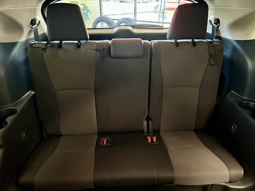 Photo 17 of this TOYOTA HIGHLANDER