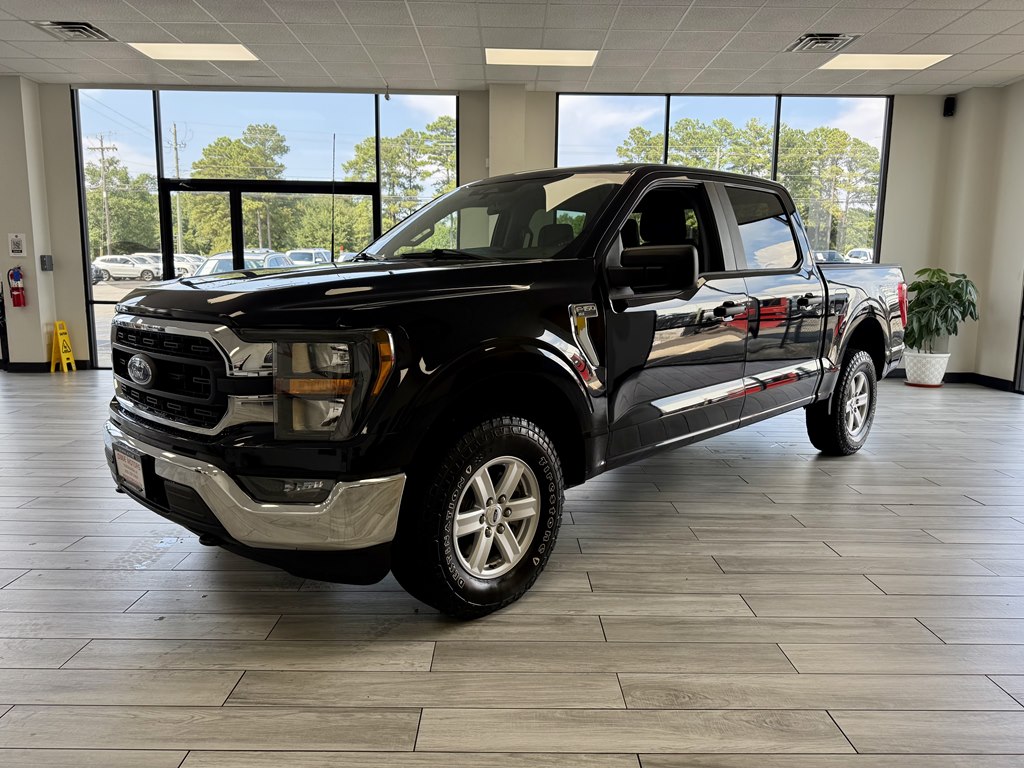 Photo 3 of this FORD F150