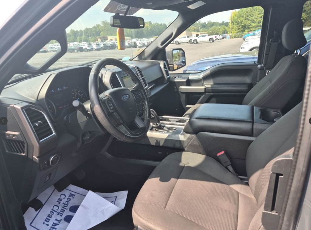 Photo 3 of this FORD F150