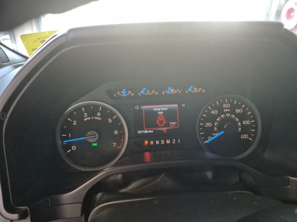 Photo 4 of this FORD F150