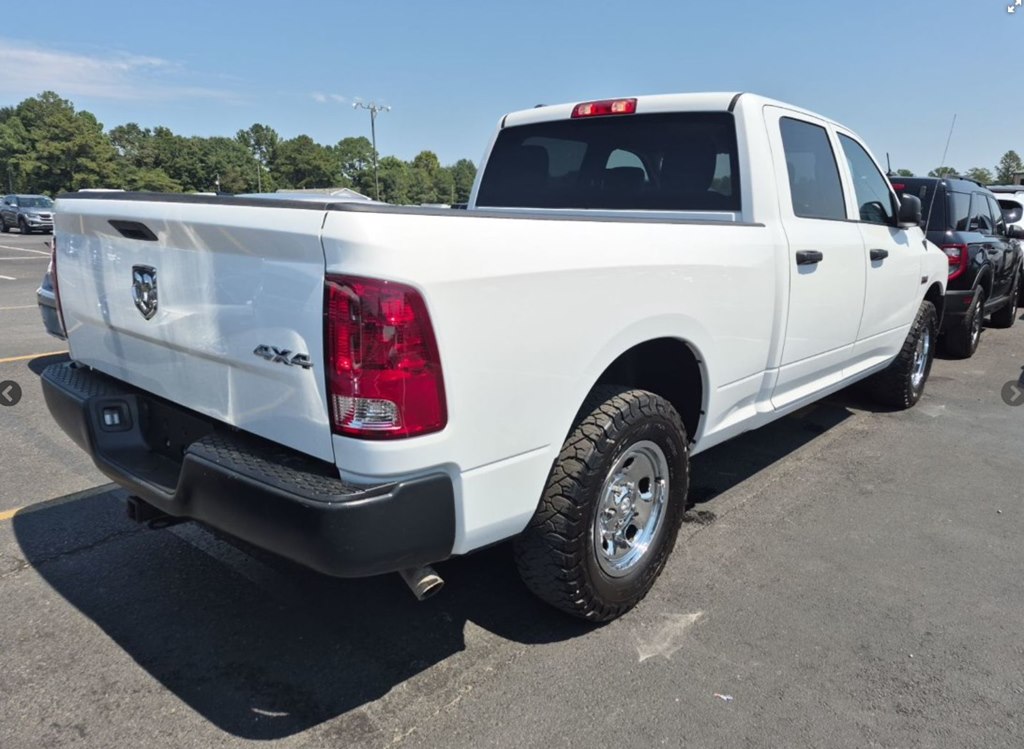 Photo 3 of this RAM 1500 CLASSIC