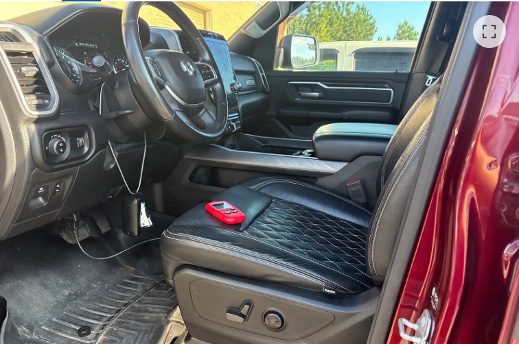 Photo 4 of this RAM 1500