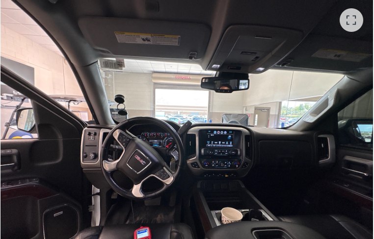 Photo 6 of this GMC SIERRA