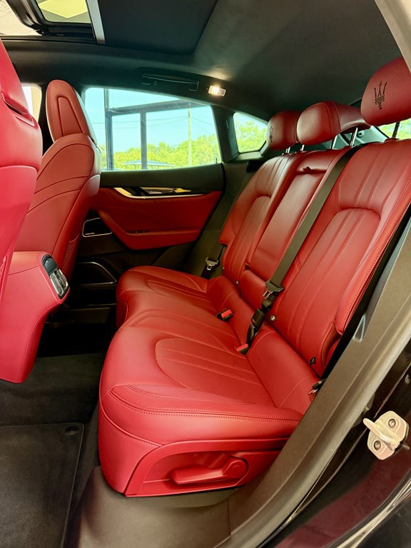Photo 15 of this MASERATI LEVANTE