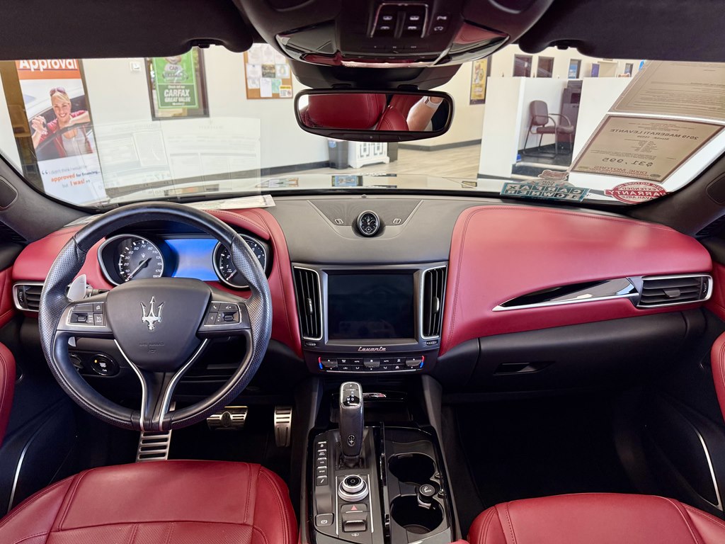 Photo 10 of this MASERATI LEVANTE
