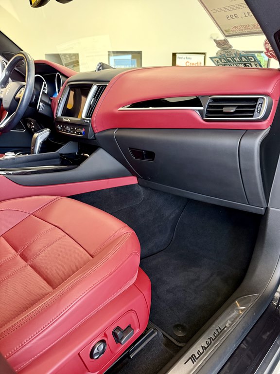 Photo 11 of this MASERATI LEVANTE