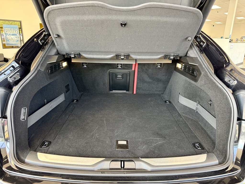 Photo 9 of this MASERATI LEVANTE