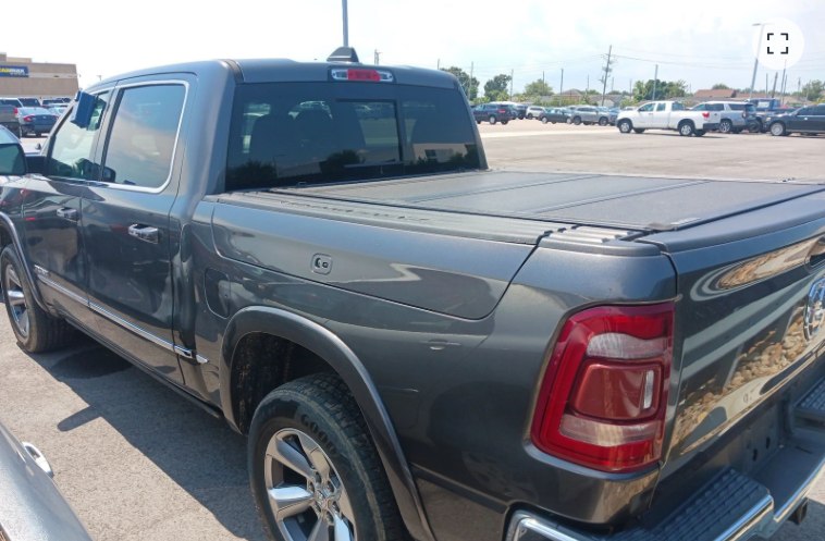 Photo 4 of this RAM 1500