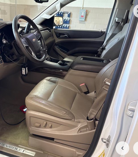 Photo 4 of this CHEVROLET SUBURBAN