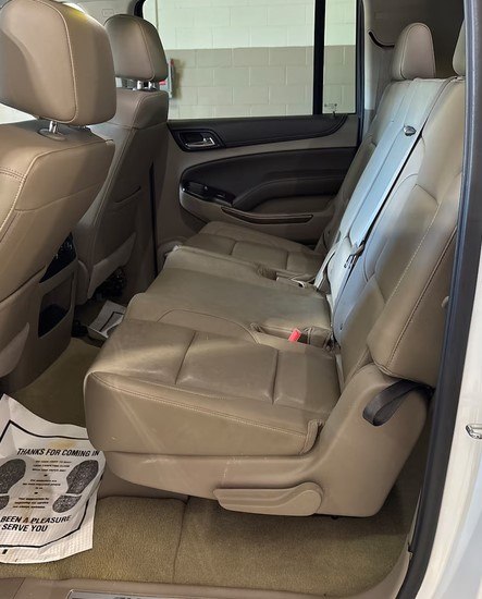 Photo 5 of this CHEVROLET SUBURBAN