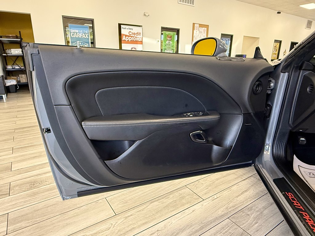 Photo 15 of this DODGE CHALLENGER