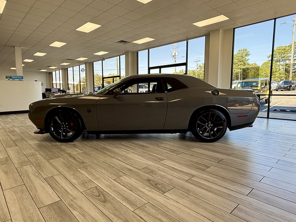 Photo 4 of this DODGE CHALLENGER