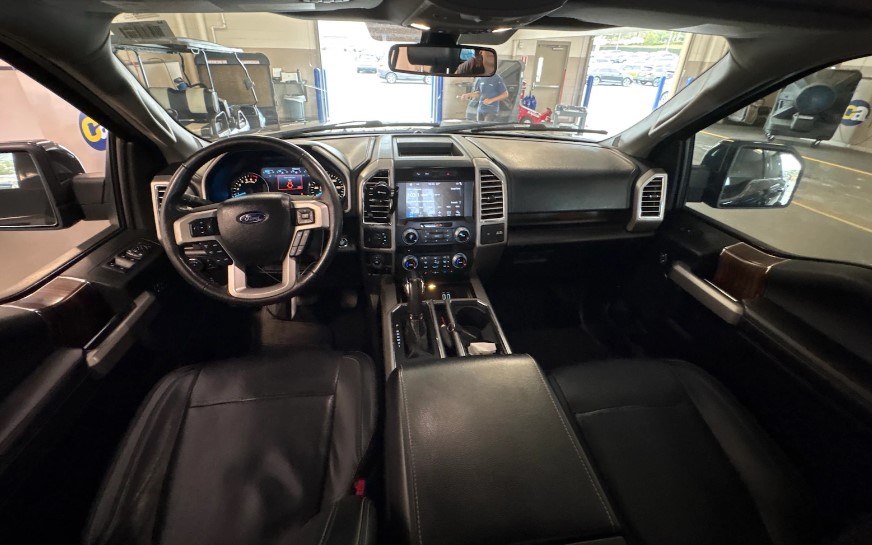 Photo 4 of this FORD F150