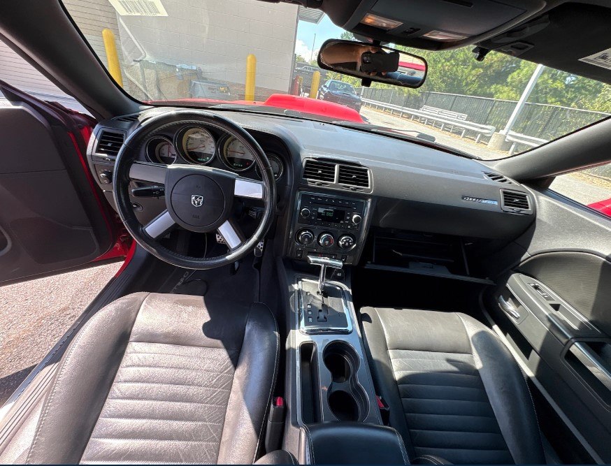 Photo 4 of this DODGE CHALLENGER