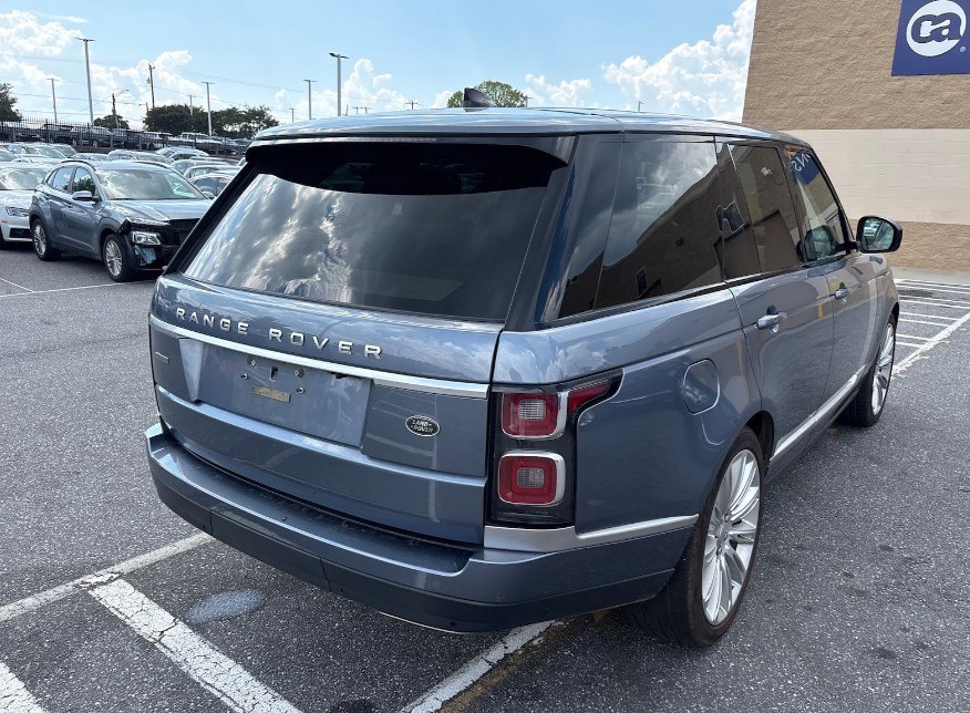 Photo 2 of this LAND ROVER RANGE ROVER