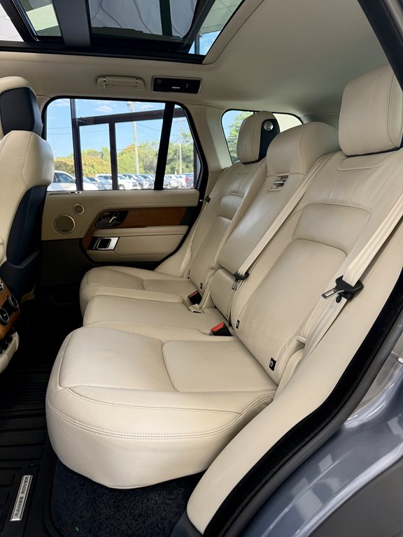 Photo 17 of this LAND ROVER RANGE ROVER