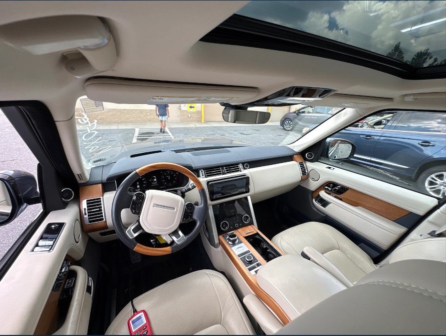 Photo 4 of this LAND ROVER RANGE ROVER