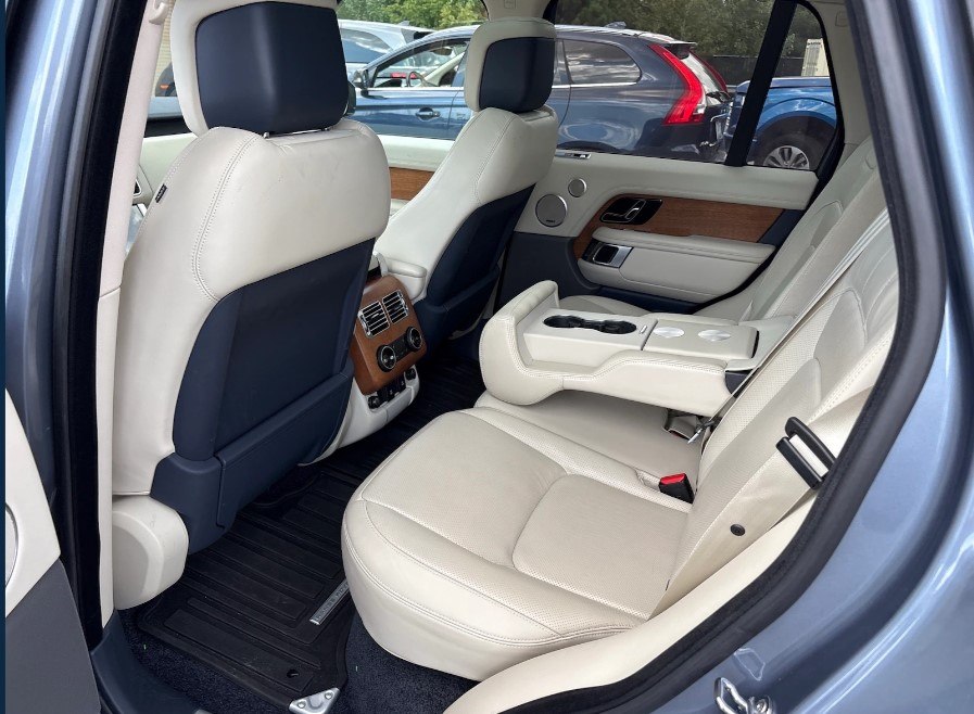 Photo 5 of this LAND ROVER RANGE ROVER