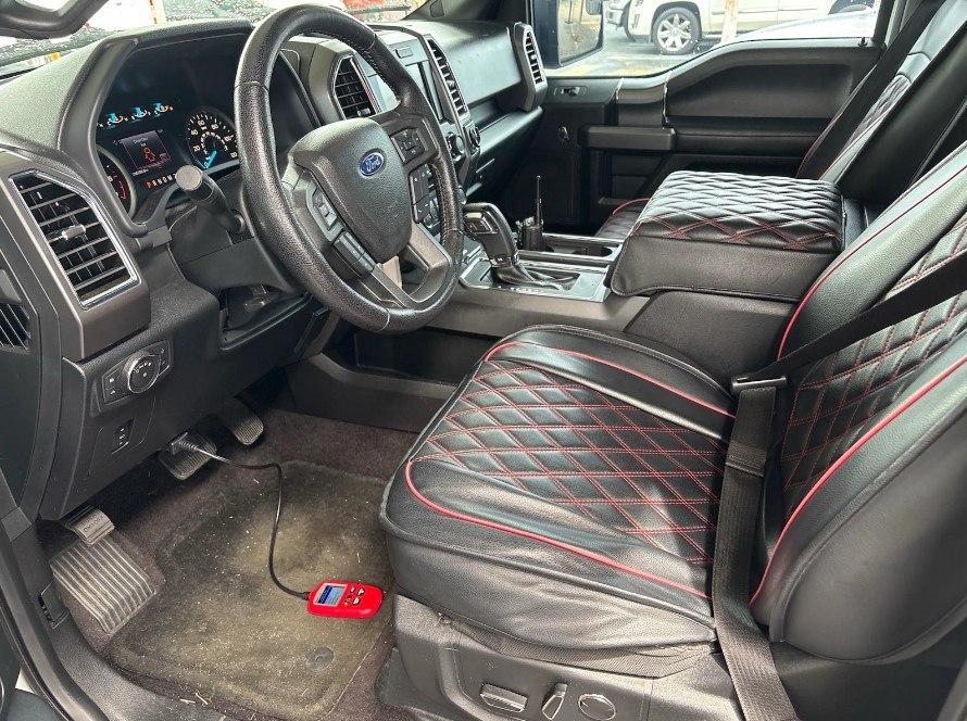 Photo 4 of this FORD F150