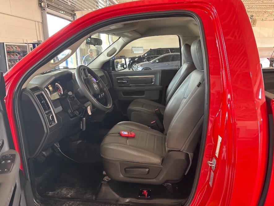 Photo 3 of this RAM 1500