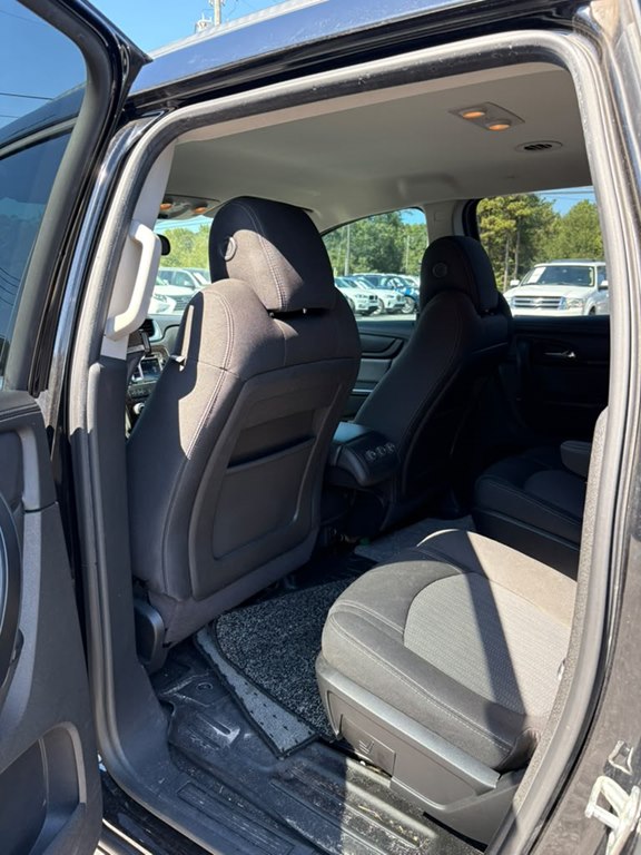 Photo 5 of this CHEVROLET TRAVERSE