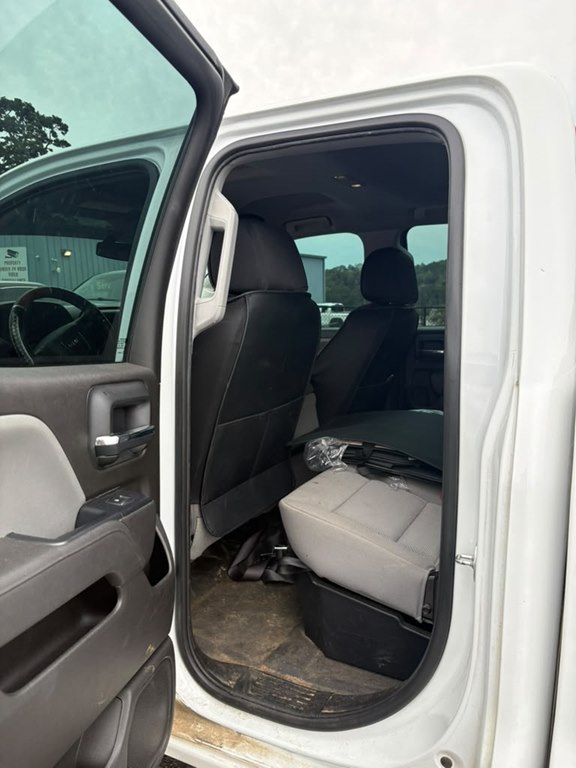Photo 4 of this GMC SIERRA