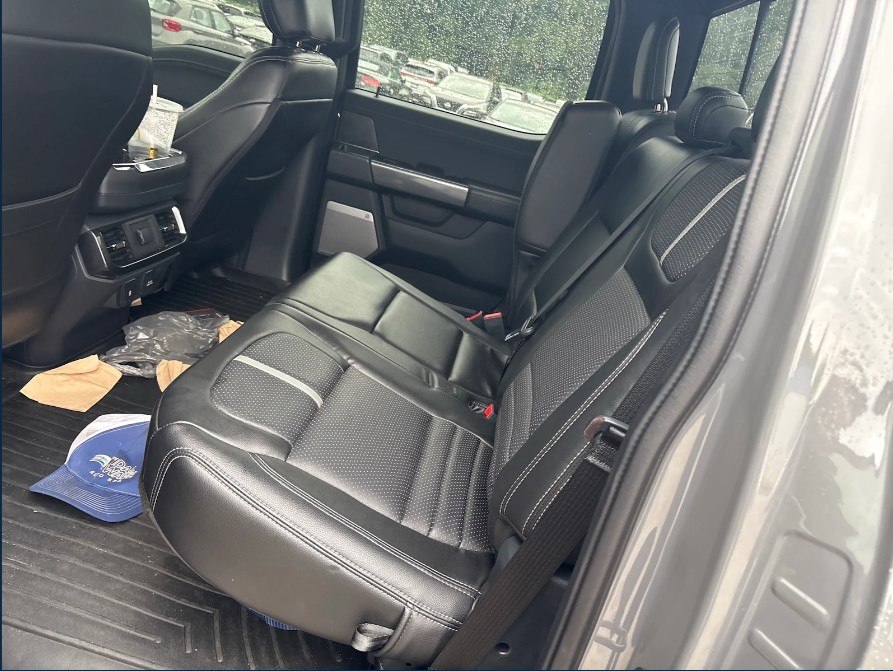 Photo 5 of this FORD F150