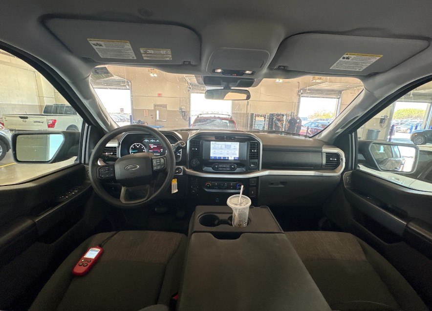 Photo 3 of this FORD F150