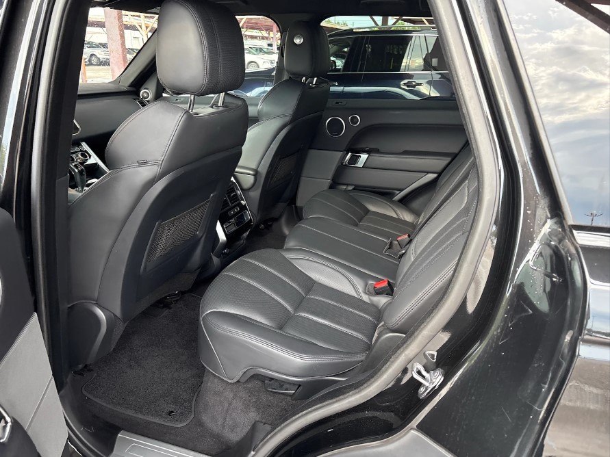 Photo 6 of this LAND ROVER RANGE ROVER SPO