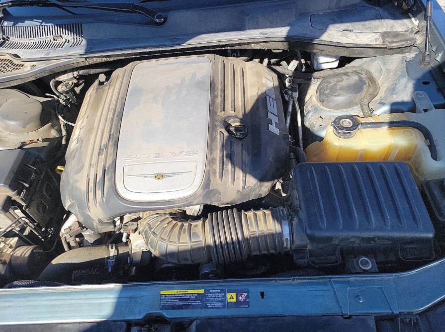 Photo 7 of this CHRYSLER 300C