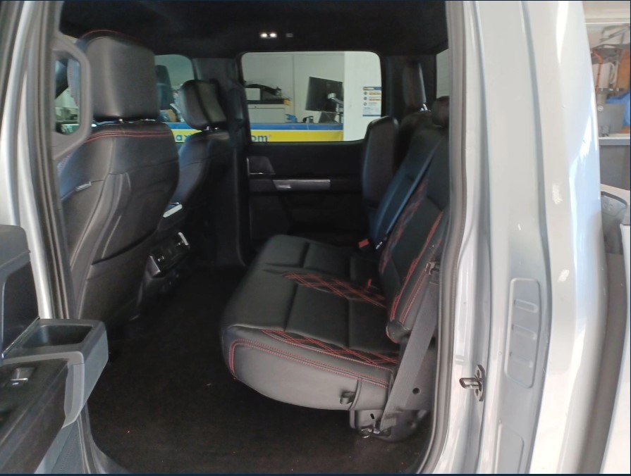 Photo 4 of this FORD F150