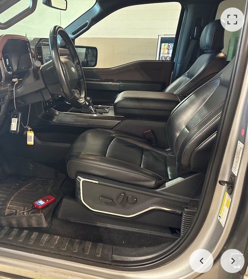 Photo 4 of this FORD F150