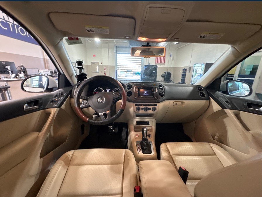 Photo 6 of this VOLKSWAGEN TIGUAN