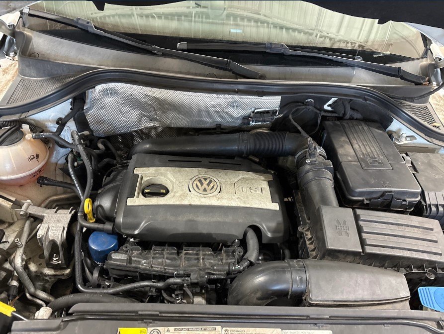 Photo 9 of this VOLKSWAGEN TIGUAN