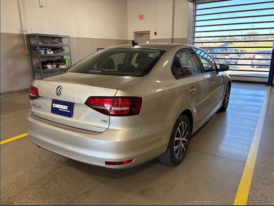 Photo 2 of this VOLKSWAGEN JETTA