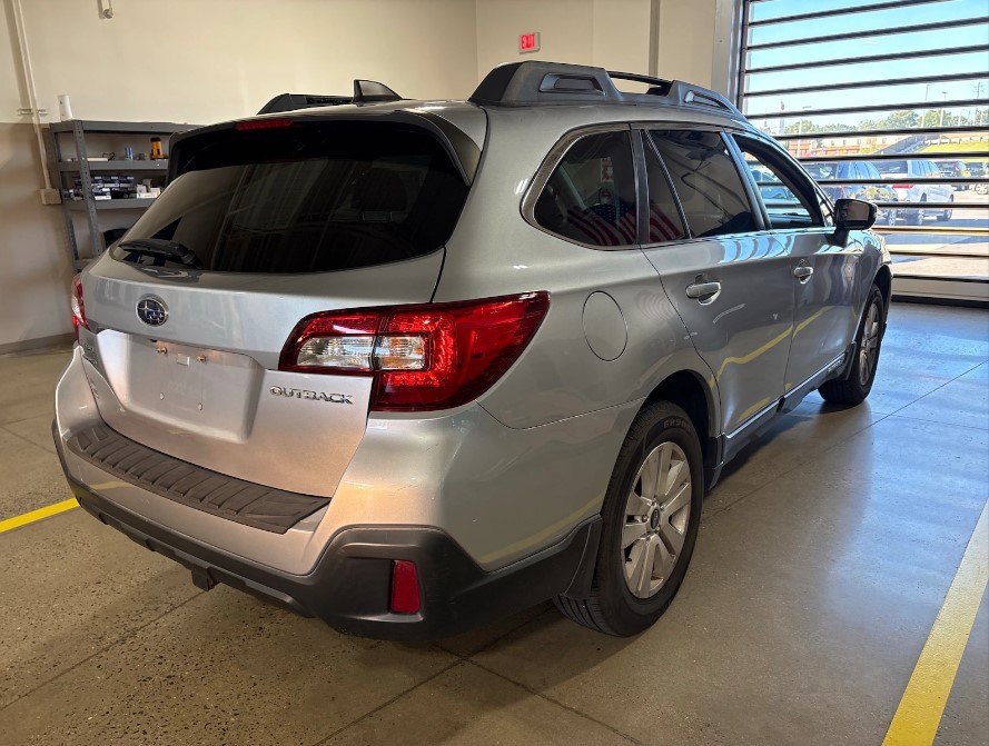 Photo 2 of this SUBARU OUTBACK