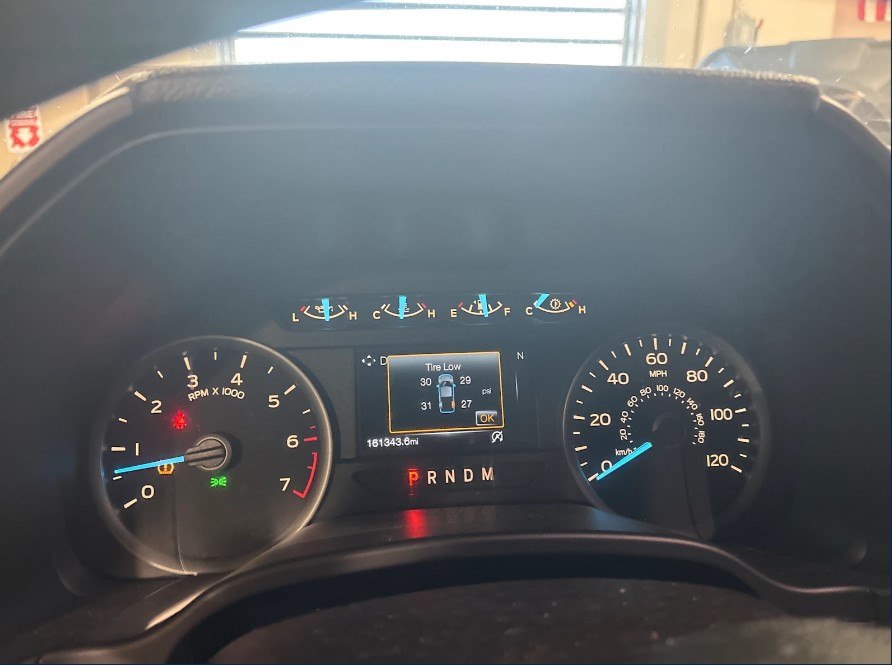Photo 3 of this FORD F150