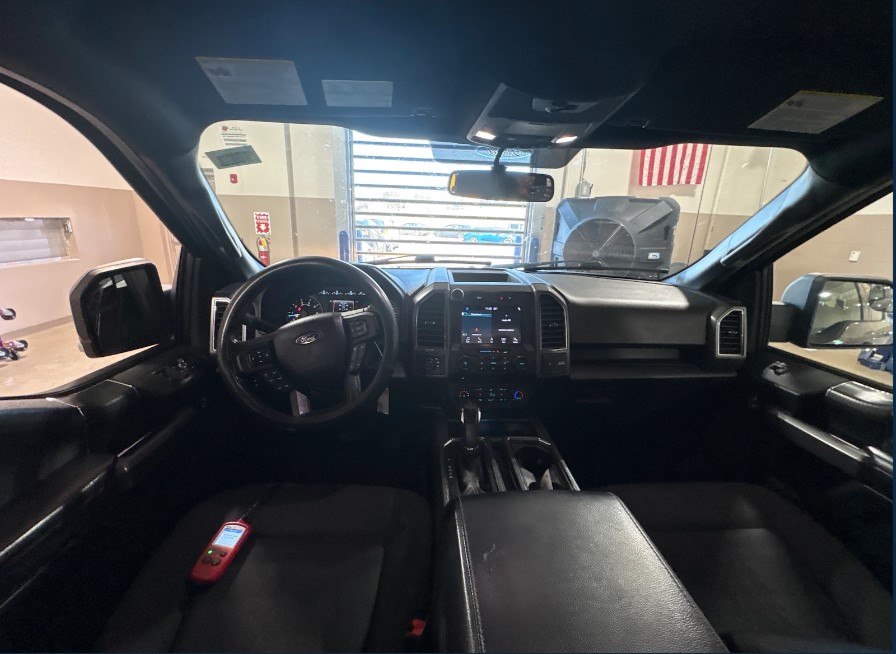 Photo 4 of this FORD F150