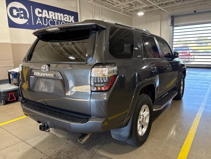 Photo 3 of this TOYOTA 4RUNNER
