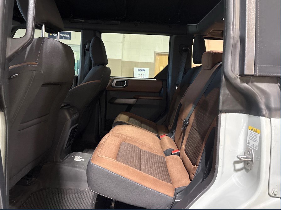 Photo 7 of this FORD BRONCO